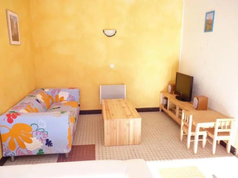 Maison Lumineuse Et Spacieuse Avec Terrain 라루브불 외부 사진