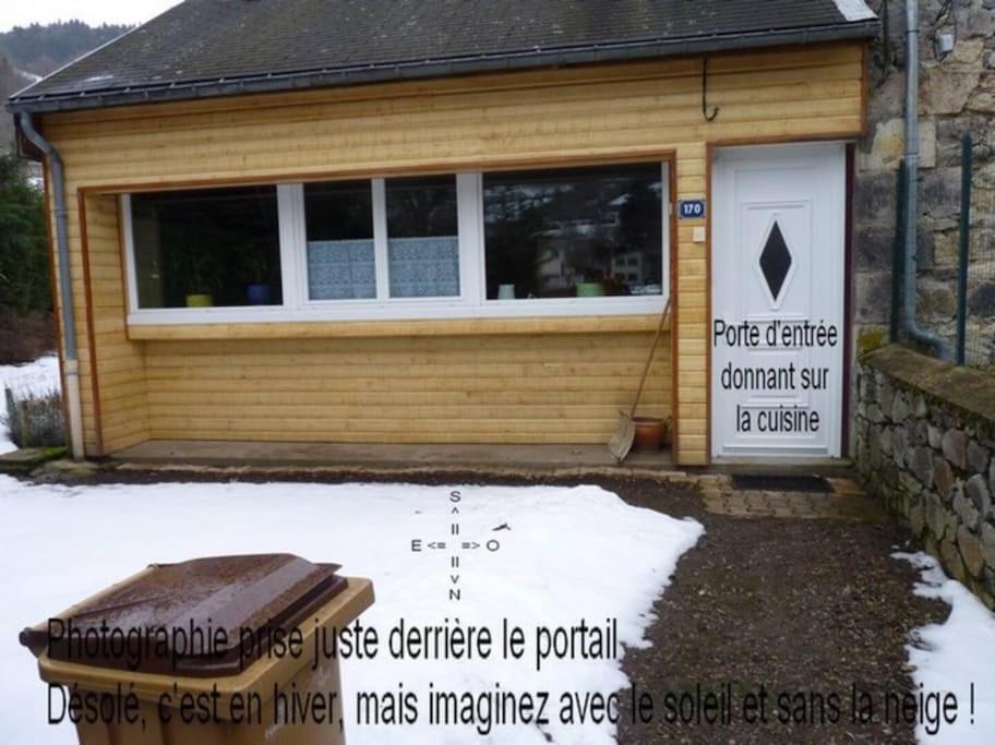 Maison Lumineuse Et Spacieuse Avec Terrain 라루브불 외부 사진